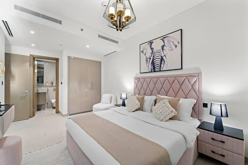 First Class 2Br Lavish Living Dubai