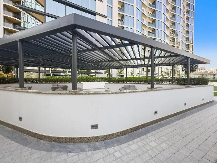 First Class 2Br Lavish Living Dubai Apartment