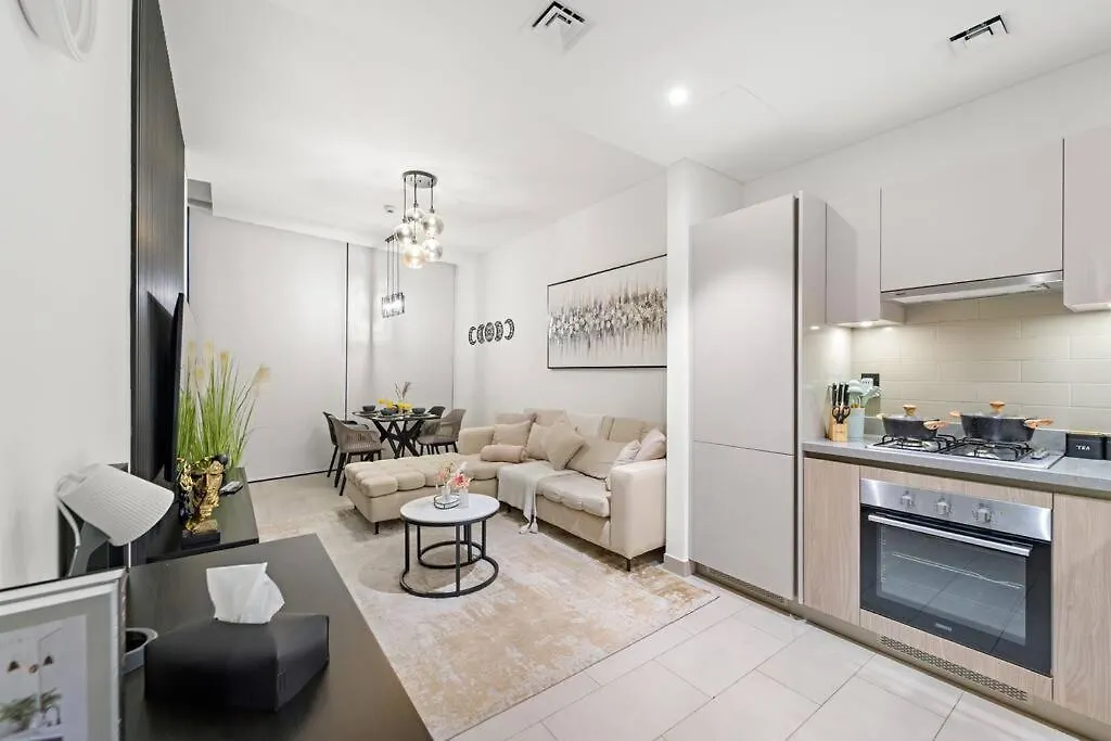 First Class 2Br Lavish Living Dubai Apartment