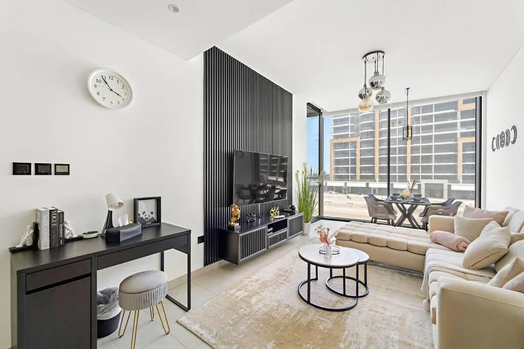 First Class 2Br Lavish Living Dubai