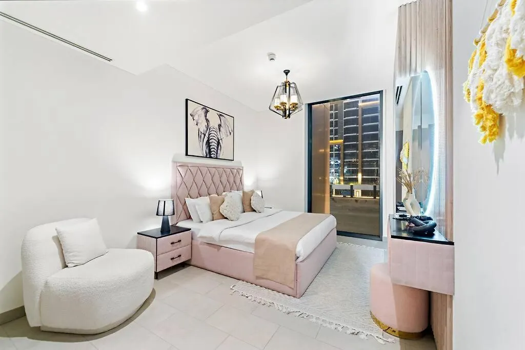 Apartment First Class 2Br Lavish Living Dubai United Arab Emirates