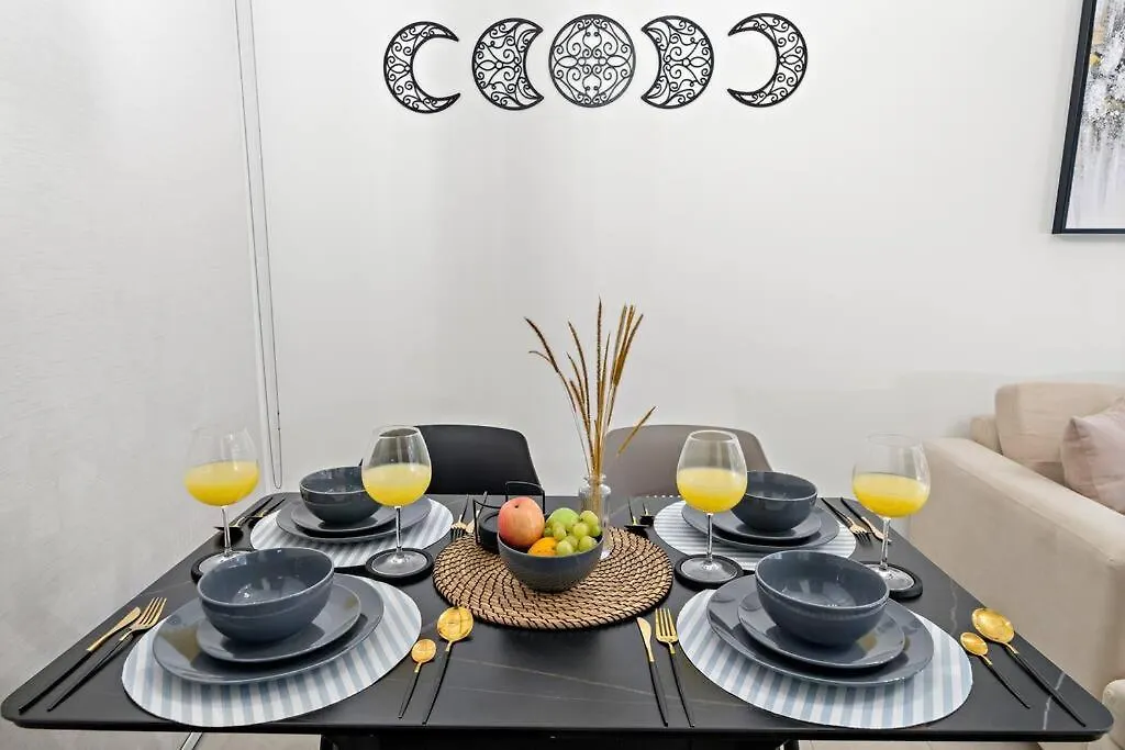 First Class 2Br Lavish Living Dubai 0*,