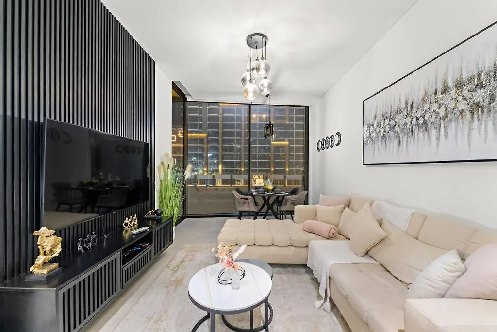 First Class 2Br Lavish Living Dubai